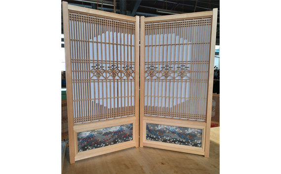 
金襴西陣屏風「銀桜」《サイズ（片面）：約H800mm×W410mm》金襴西陣織と組子細工の和のコラボレーション屏風 職人技 加茂市 高井建具
