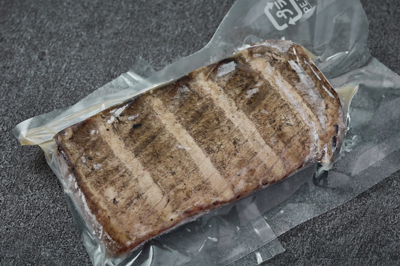 a12-258　炙り 本鮪 中トロ 約500g
