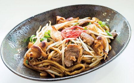 ホルモン焼きうどんセット 700g 日田市 / 福地のうなるホルモン[ARAY004]