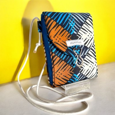 
            《munimuni》African mini shoulder bag ※色柄はおまかせ【1618039】
          