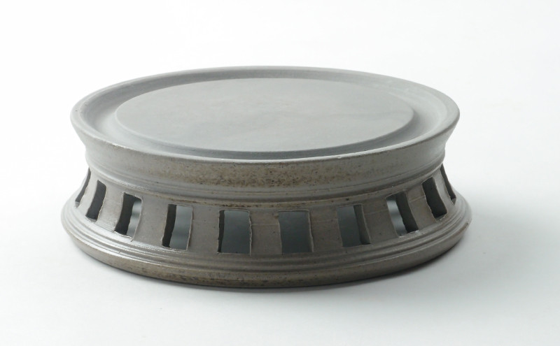 
                  寒風須恵器　円面硯（作：三浦 雅人） [№5735-0761]
                