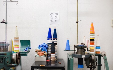 播州染め くしゅくしゅアームカバー ダークカラー系 いちご / ファッション 小物 オリジナル 自社 糸染め 編みたて プレゼント 配色 アクセント