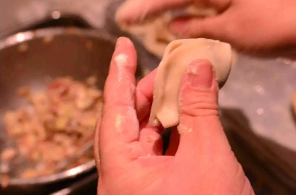 【皮から手づくり】北海道 餃子皮命　ノーマル餃子[18個入×2袋] 【 餃子 ぎょうざ 冷凍餃子 加工品 冷凍 簡単調理 おつまみ つまみ 食品 グルメ お取り寄せ お取り寄せグルメ 旭川市 北海道 