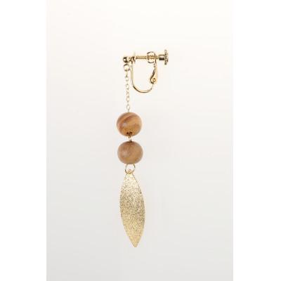 ふるさと納税 土庄町 オリーヴの森　オリーヴウッドアクセサリー　イヤリング「葉」 |  | 01