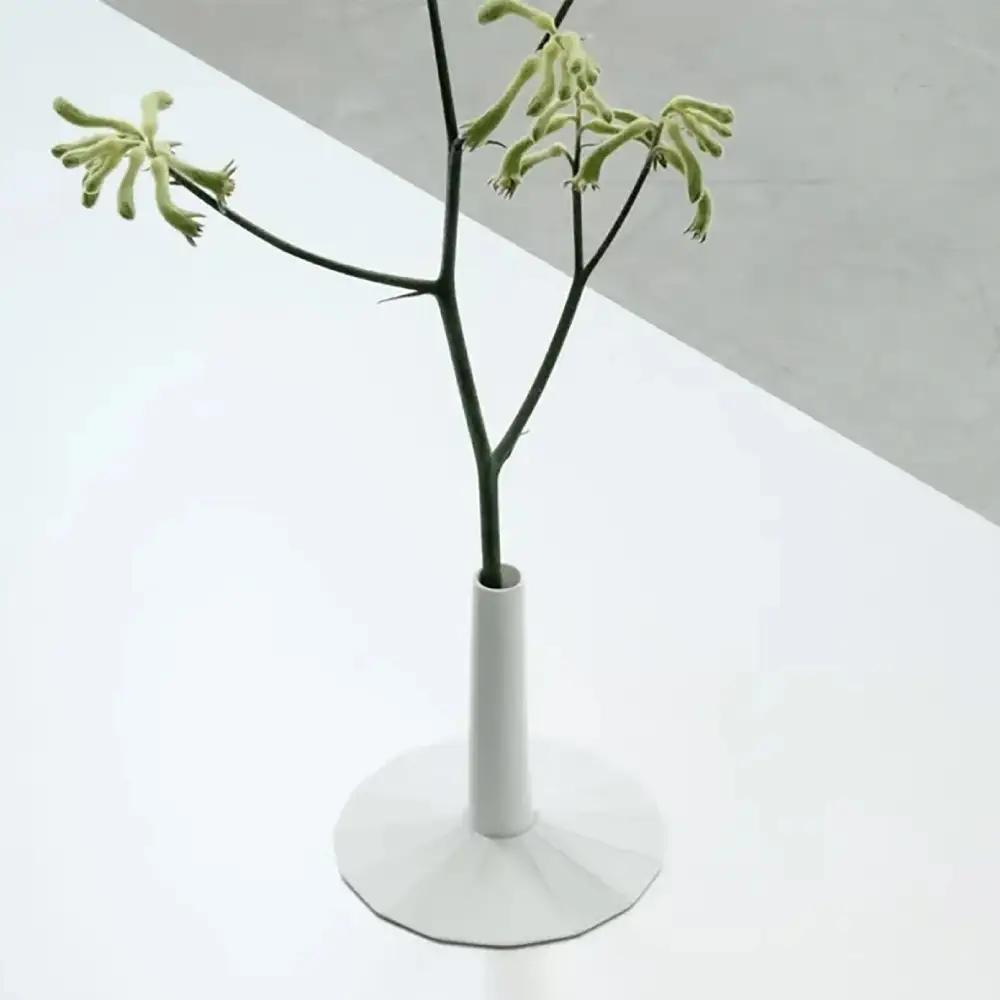 【有田焼】「UTSUA」Single Flower Vase（Gloss white）/ 食器 有田焼 / 佐賀県 / 株式会社まるぶん [41APCD094]