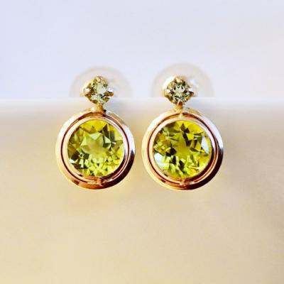 ふるさと納税 甲府市 【ジュエリー】K10 イエローゴールド ペリドット ピアス 保証書付 SE-2857 |  | 01