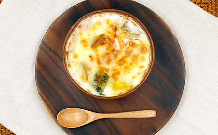 彩り野菜がゴロゴロ「十勝の野菜たっぷりグラタン」 200g×3個入り（冷凍）【 グラタン 惣菜 おかず 野菜 じゃがいも にんじん かぼちゃ ブロッコリー 冷凍 簡単調理 北海道 十勝 幕別 】