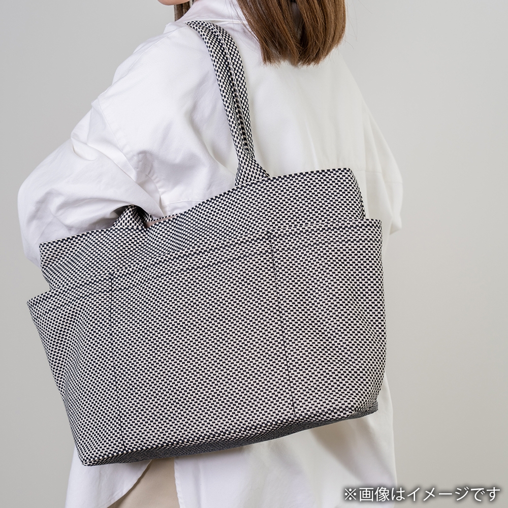 
                  三河木綿刺し子織バッグ sasicco ポッシュトートL （ 消防刺子 ） バッグ 収納 収納力 オシャレ ファッション デザイン 便利 トートバッグ ポケット 小物入れ 軽い 軽量 小物収納
                