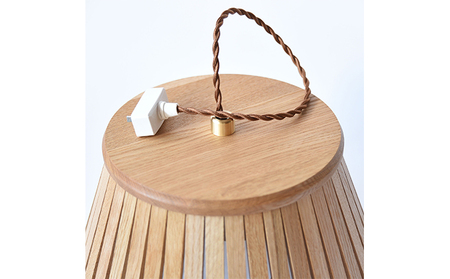 【YARN】ウッドビーズシリーズ　スリットからこぼれる光が美しいランプ【L】