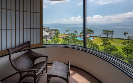 ＜1泊2食付きペア宿泊券＞指宿白水館 離宮の棟プラン10泊分(指宿白水館/6000-1159)鹿児島 旅行 連泊 ギフト 贈答用