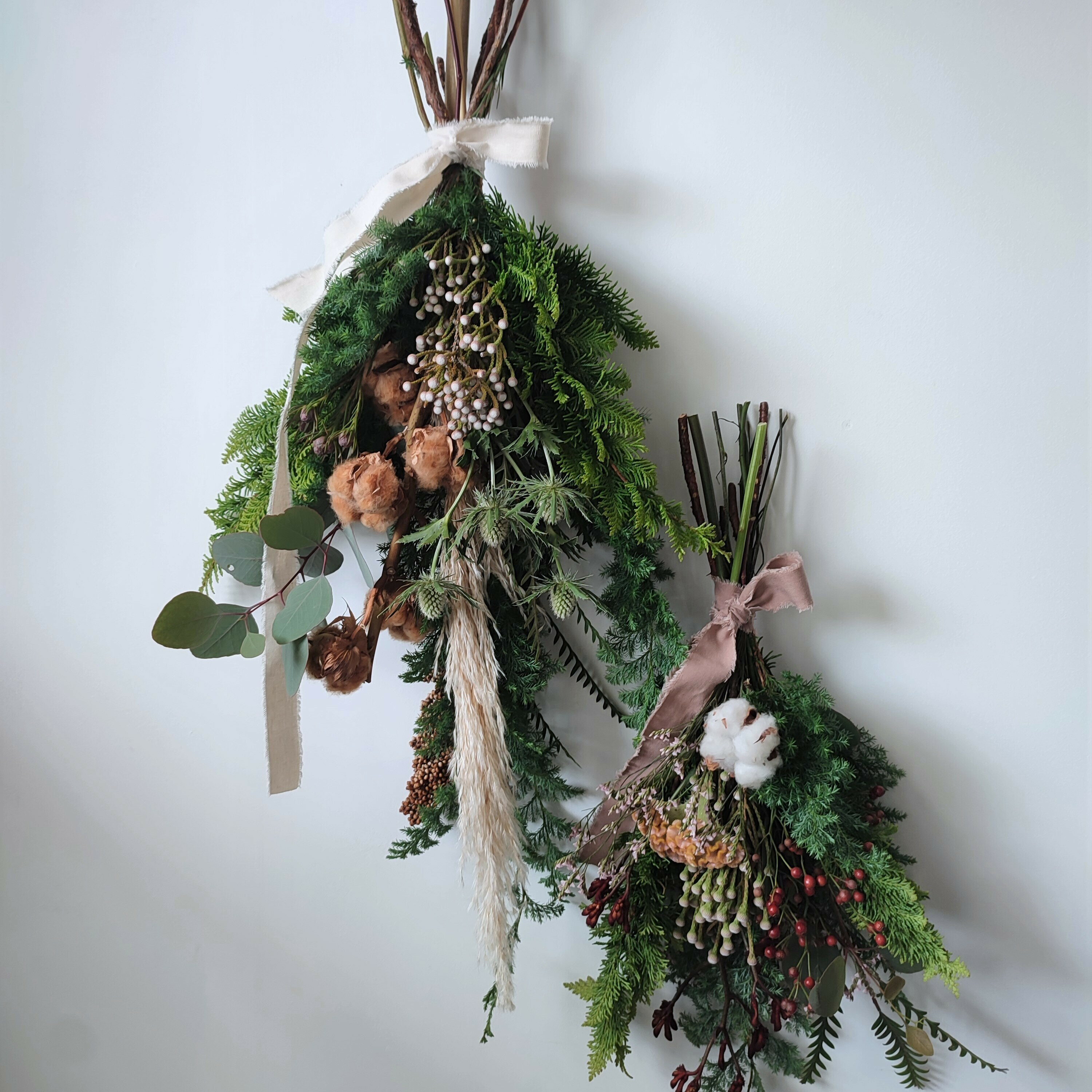 【ふるさと納税】 クリスマス スワッグ 花束 生花 ドライフラワー 針葉樹 ユーカリ インテリア メッセージ カード 付き 選べる タイプ ギフト プレゼント 送料無料 534