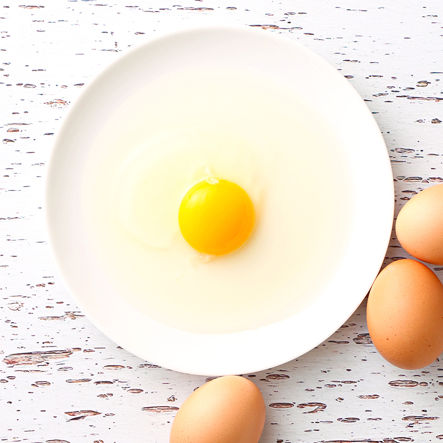 ＜たかはし農園＞放し飼い黒鶏ネラの卵 10個×2パック【12ヶ月定期便】MS～Lサイズ