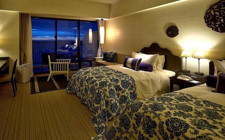 旅行 宿泊利用券 高級宿 ペア宿泊券 スタンダードまたはスーペリア 1室1泊 2名様（朝食・夕食付）｜ホテルモントレ沖縄【宿泊 チケット 人気 おすすめ 恩納村 沖縄 AG009】