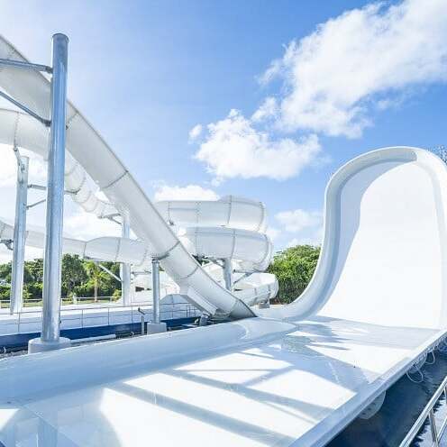 【ふるさと納税】【グランドメルキュール沖縄残波岬リゾート】除外日無し・スーペリアツインハイフロア・夕朝食付きペア宿泊券 オーシャンビュー 沖縄初 ウォータースライダー オールインクルーシブ 展望風呂 大浴場あり アクティビティ リニューアル この夏オープン 読谷村