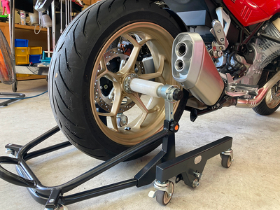 理想のバイクスタンド ガレージREVO BMW極太貫通ショートタイプ［184M04］