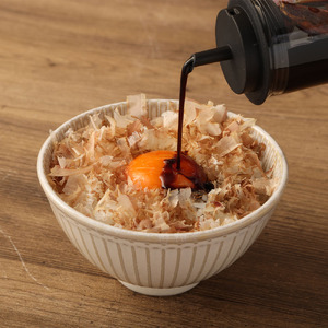 宗田節うどんを楽しむギフトセット（宗田節うどん 200g×4、卵かけご飯専用宗田節 10g×3、だし醤油用宗田節 20g、宗田節だしつゆ（3倍濃厚）300ml）【R01047】