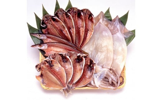 
小田原ひもの詰合せ s45【惣菜 魚 干物 ひもの お取り寄せ 御中元 お中元 お歳暮 父の日 母の日 贈り物 家庭用 自宅用 贈答品 贈答用 ギフト 定番 朝食 朝ごはん 国産 真あじ いぼ鯛 かます するめいか 神奈川県 小田原市 】
