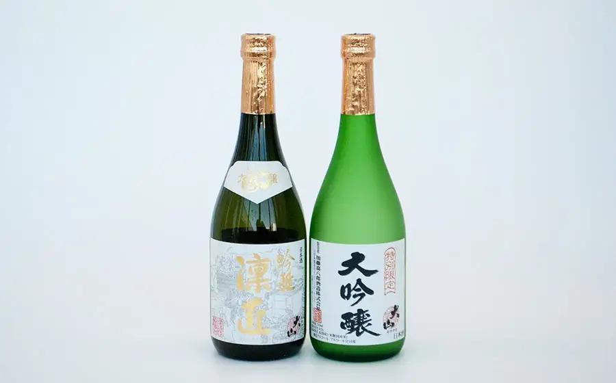 蔵自慢の日本酒　大山　大吟醸＆純米大吟醸　２本セット　（720ml × 2本）　山形県鶴岡市　山形県酒類卸株式会社　K-8102　| 酒 お酒 地酒 さけ 大吟醸酒 純米大吟醸酒 贈り物 贈答 お礼 