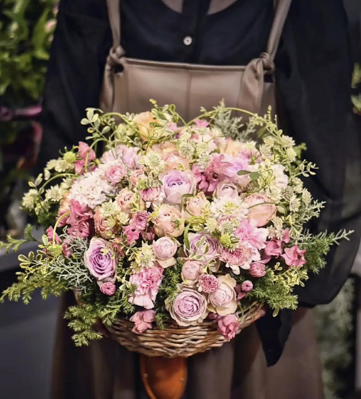 フラワーアレンジメント Lサイズ 花 花束 ブーケ アレンジ プレゼント 贈り物 花のある生活ドライフラワー 生花 お祝い 記念日　株式会社KACHA 45-010