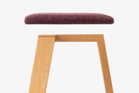 (21013006)ハンの木の家具 スタッキングスツール（布座）オレンジ