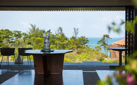 ふるさと納税宿泊ギフト券50000円 【THE HIRAMATSU HOTELS & RESORTS 宜野座】 ひらまつ ホテルブランド 滞在型リゾート コバルトブルー 亜熱帯グリーン 朝日 自然 美食 居心地 マリンスポーツ 沖縄の海 旅行 記念日 贅沢 リゾートホテル 特別な くつろぎ 人気 至福 楽しみ