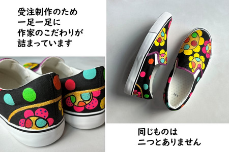 スニーカー フラガール 手描きスリッポン 左右非対称デザイン 花柄 アシンメトリー 大人可愛い おしゃれ レディース メンズ ユニセックス ワイズ 2E 22.0～28.0cm【受注制作】