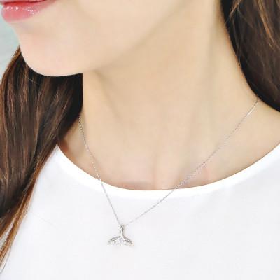 ふるさと納税 韮崎市 ネックレス PT900 プラチナ クジラ ダイヤ ハワイアン彫刻 ペンダント 【f204-pt】 |  | 02