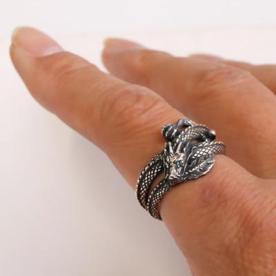 ふるさと納税 山梨県 【和の彩 wanoiro】ブルーダイヤモンドの瞳を持つ青龍リング  25号　659-876-25 |  | 02