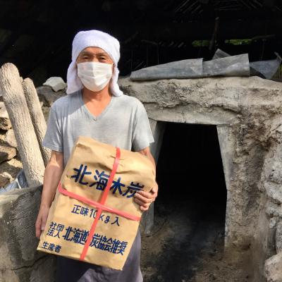 ふるさと納税 釧路町 <数量限定>炭焼き職人がつくる国産(北海道産)昆布森の木炭 10kg(30cmカット・ナラ100%) |  | 02