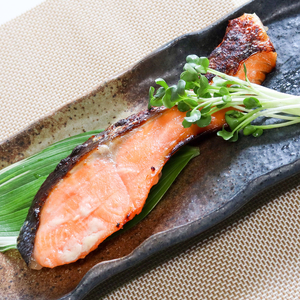 大槌サーモン 銀鮭 3種 詰合せ 計10切 (西京漬 粕漬 塩)【すごい品掲載】※数量限定※｜サーモン国産 サーモン切り身 冷凍 小分け 詰め合わせ セット ご当地サーモン 国産 食べ比べ