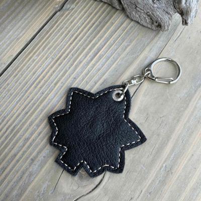 ふるさと納税 東広島市 東広島産天然鹿革　もみじの葉　本革キーホルダー・キーリング【01ブラック】 |  | 02