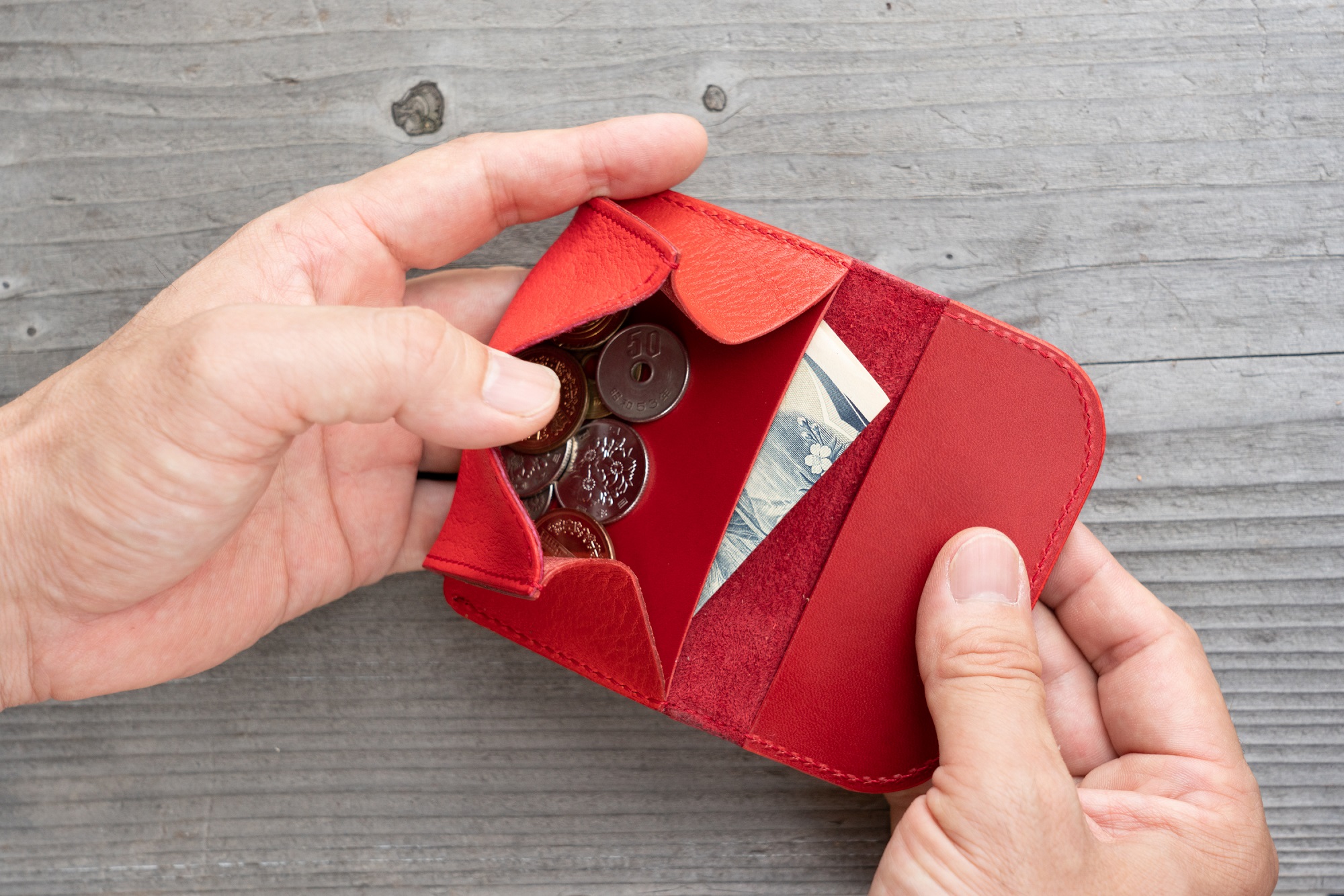 広島ジビエレザー　東広島産天然鹿革　ミニマム財布　お札もカードも小銭もオールインタイプ　【03レッド】