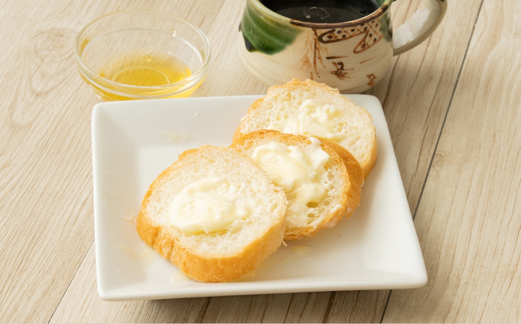 【2回定期便】 パンにおいしいよつ葉バター 100g×4個 セット 計8個