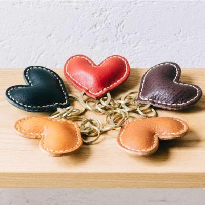 ふるさと納税 糸島市 DURAMハートキーホルダー本革9034(名入れ不可)【Duram Factory】[AJE018] |  | 01