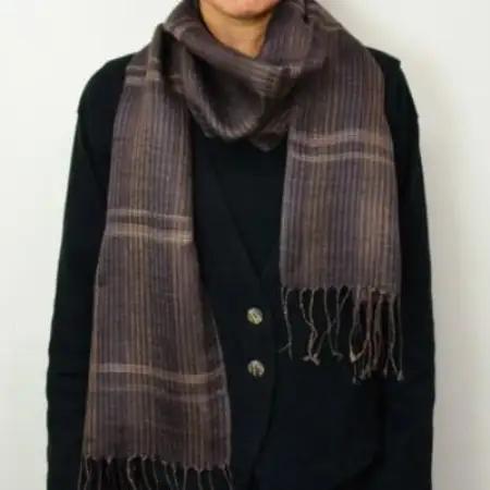 草木染 手織り ストール (色柄おまかせ) / 岩手県 遠野市 工芸品 手作り 染工房ほたる【1740212】