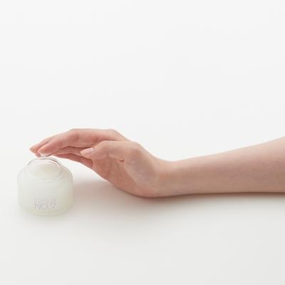 ふるさと納税 筑紫野市 最上級ソンバーユと馬油石鹸のプレミアムスキンケアセット |  | 01