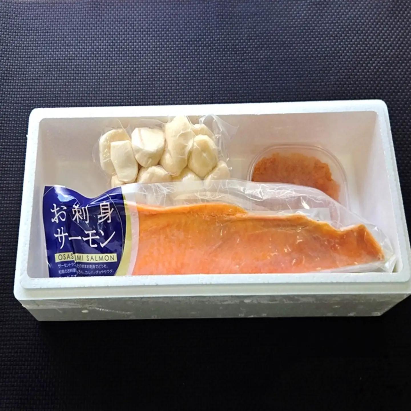 エゾバフンウニバラ130g×1折、いくら醤油漬け(鱒卵)100g×1P、お刺身ホタテ貝柱300g×1P、お刺身サーモン300g～500g(1～3本)[11月下旬以降発送] E-40035