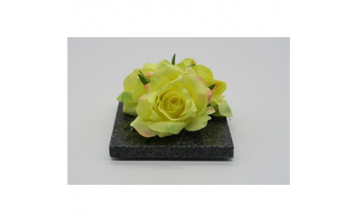 インテリア 咲く石シリーズ pretty-flowers 小バラ 黄色 1個 [岡崎石工業 愛知県 岡崎市 ok23bzw870003] みかげ石 造花 薔薇 飾り 趣味 置物 石 ストーン 岩石