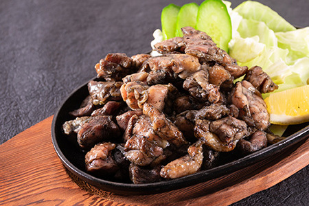 はかた地どり 炭火焼セット 500g(100g×5P) 吉富町/株式会社MEAT PLUS[BGAB028]