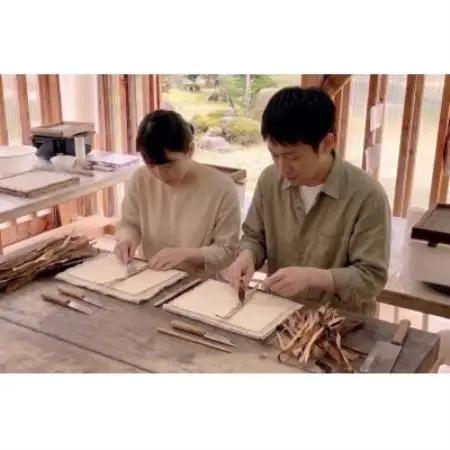 赤ちゃんが成人式を迎える日に手渡す「巻き物命名紙作り」【1782713】