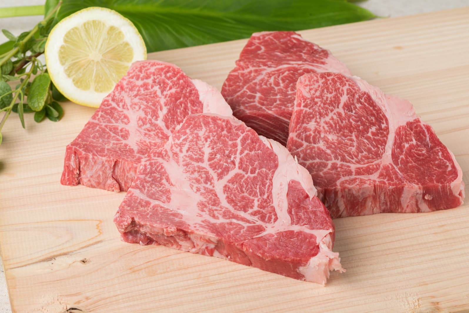 【ふるさと納税】 博多和牛 A4 ヒレ肉 ステーキ 約100g×4枚 400g 肉 冷凍 牛肉 赤身 和牛 国産 惣菜 ジューシー パック 肉汁 霜降り ブランド 贅沢 糸島 福岡 川崎