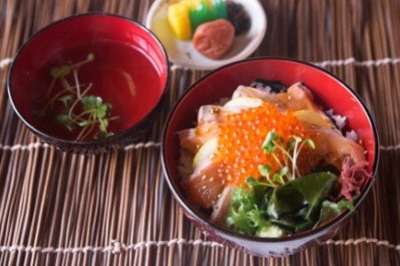 【若男水産】淡路島サクラマスといくらの彩丼（3人前）（60ｇ×3P)