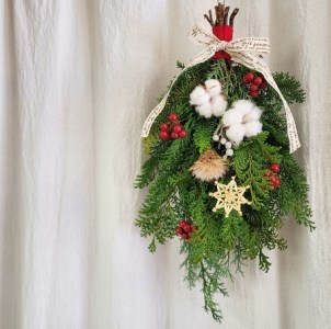 Xmas スワッグ 【あかいみ】 新潟 阿賀 たけむら生花店 ｜季節 赤 北欧 おまかせ インテリアグリーン ドライフラワー 花   贈り物  花束 ギフト 送料無料 プリザ クリスマス プレゼント 