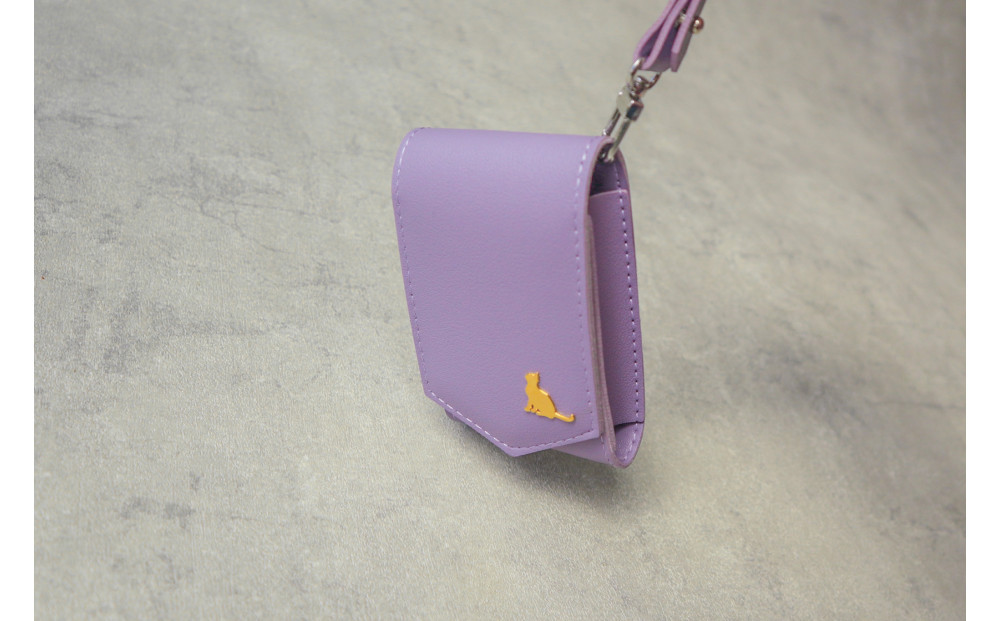 【パープル】毎日の“ときめき”を仕込めるリップケース　リップクリームホルダー　キーホルダーストラップ【ミラー付き・3本入る】