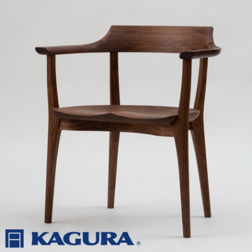 家具蔵 KAGURA アームチェア ヴォーグII ウォールナット材 家具 椅子 イス 木材 無垢材 職人 手作業 天然木 高級木材 無添加 安全 ジャパニーズモダン 高級家具 熟練 無着色 おしゃれ 天然木無垢材 温もり シンプル 洗練