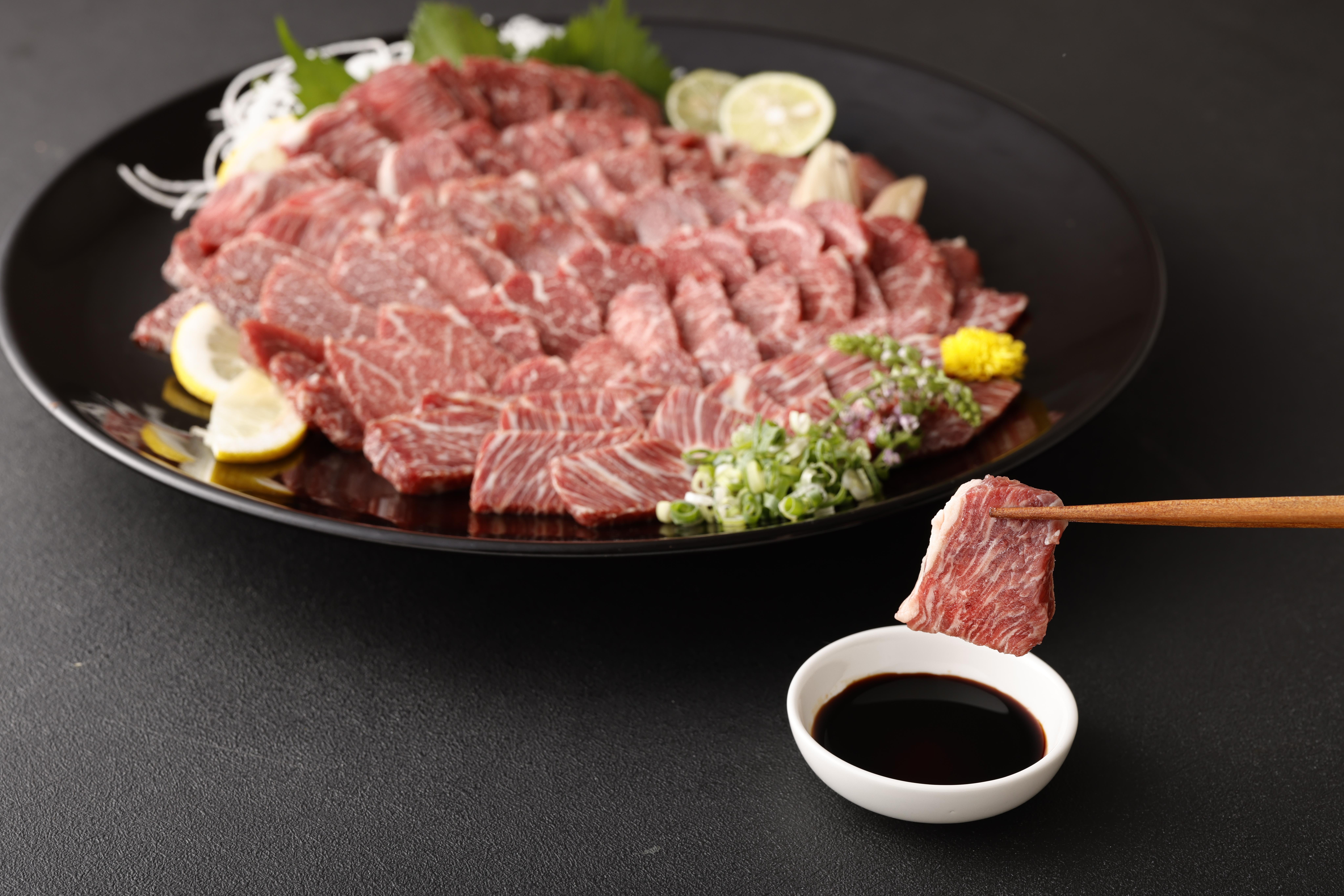 熊本 馬刺し 霜降り(大トロ) 600g 小分け 小袋たれ 小袋生姜付き