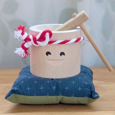 北海道産 木製飾り用餅臼「笑うっす!」A 1個