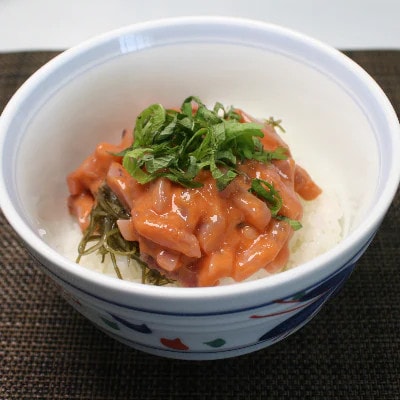 北海道産 極上の逸品 いか塩辛【瓶】270g×4個セット【配送不可地域：離島】