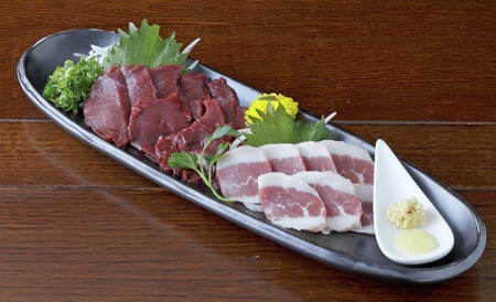 熊本 馬刺し 2種盛り 150g （赤身 50g×2個・ フタエゴ 50g×1個） 馬刺し醤油たれ付