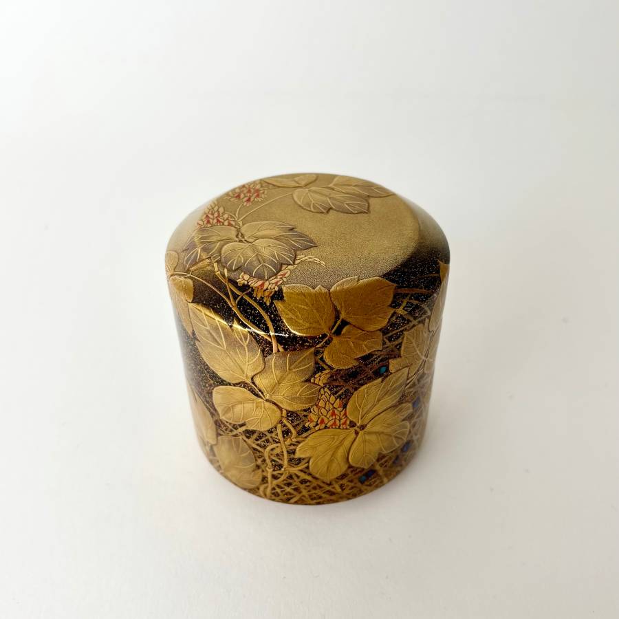 ＜うるしアートはりや＞葛蒔絵雪吹